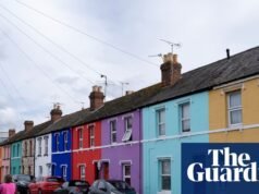 Mercado imobiliário na Inglaterra e no País de Gales ‘mostrando sinais provisórios de recuperação’ mercado imobiliário