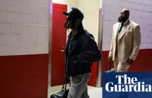 A pista do túnel no Super Bowl – e a ascensão da roupa de ‘bolsa de unicórnio’