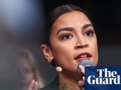 Resumo das notícias de Trump: Alexandria Ocasio-Cortez critica a ‘era de autoritarismo’ do presidente na cúpula europeia | administração trunfo