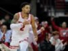 Wisconsin acerta 15 cestas de 3 pontos e vence o 10º lugar do estado de Michigan pela terceira vitória entre os 10 primeiros da temporada