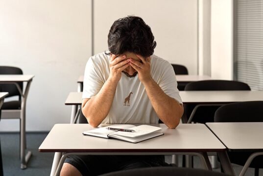 Professor da Cal State alerta alunos despreparados como resultado do cancelamento do SAT