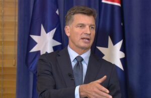 O novo líder liberal, Angus Taylor, dobrou os planos para políticas de imigração mais duras