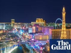 Empresa que devia £ 650 mil ao HMRC fecha após ser comprada pelo ex-proprietário. Ofereceu aos funcionários uma viagem para Las Vegas Business