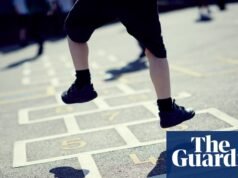 Surto de sarampo espalhando-se rapidamente entre crianças menores de 10 anos de idade no norte de Londres. mmr