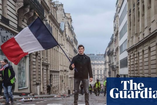 Revisão de Política sem Política por Helen Landmore – Podemos nos livrar de Farage, Truss e Trump? | livros de política