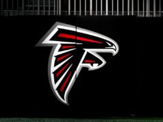Falcons demite o técnico assistente do DL, LaTroy Lewis, após acusações de estupro em Michigan