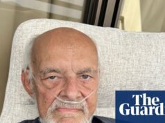 O falido sistema de apoio domiciliar para idosos da Austrália está garantindo que entes queridos vivam e morram sem dignidade. cuidado de idosos