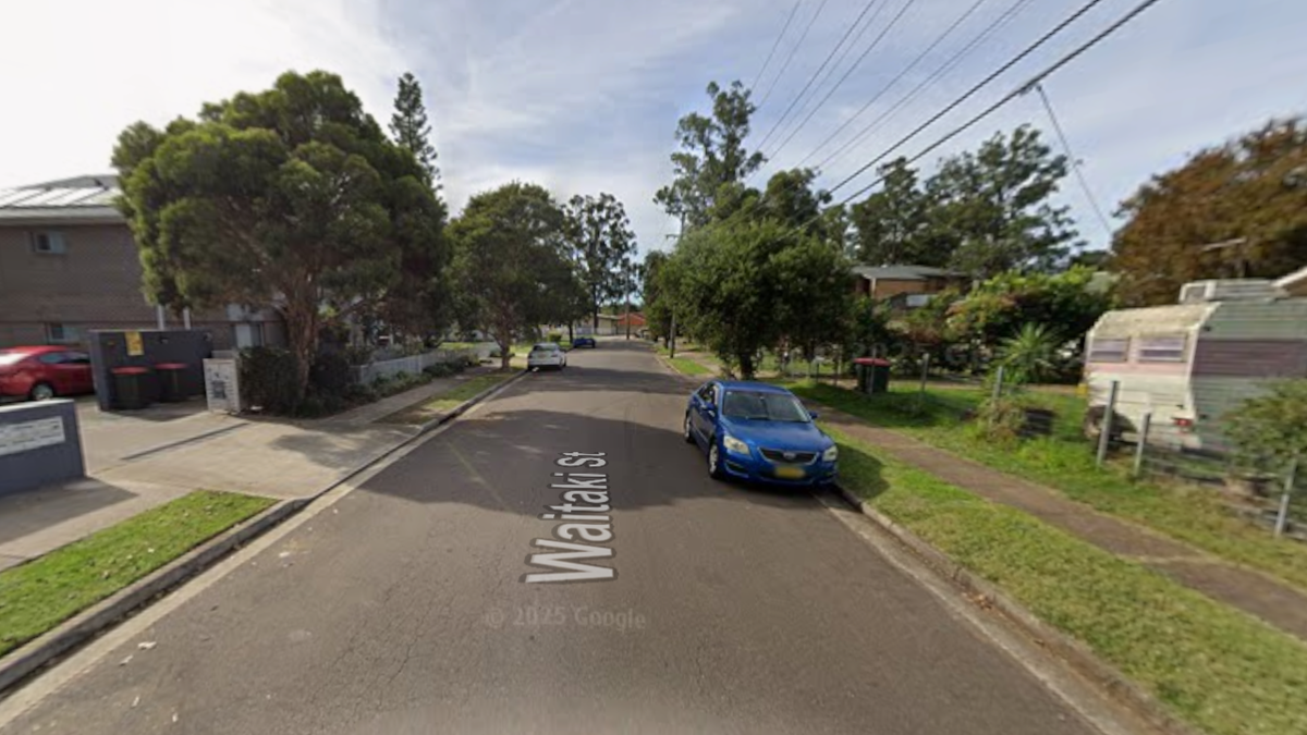 Um homem foi morto e outro ferido durante um esfaqueamento em plena luz do dia em Lethbridge Park, no noroeste de Sydney.