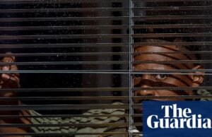 Grupos de direitos civis processam para proteger dados eleitorais que o FBI apreendeu do escritório da Geórgia Geórgia