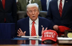 O ataque do presidente Trump ao Irão é a maior aposta na política externa