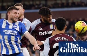 Milner alcançou a marca, mas a infelicidade de Brighton continuou após o gol tardio de Villa. Primeira Liga