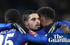 O hat-trick de Pedro Neto dá a Chelsea Rosenier um feliz regresso a Hull. xícara