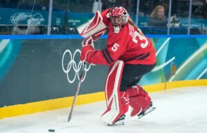 As pranchas de hóquei no gelo estão sendo alteradas para cores mais claras nas Olimpíadas de Inverno devido às preocupações dos jogadores