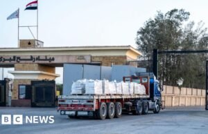 A principal passagem fronteiriça de Rafah com o Egito foi reaberta