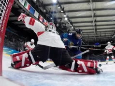 Hóquei no Gelo-Suíça avança para a semifinal feminina devido a troca de goleira, Brendli salva a todos