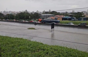 Chuva proíbe Dutra em Touba e quebra árvores em São José
