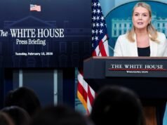 O secretário de imprensa da Casa Branca contradisse Trump e disse que o presidente teve a ideia de renomear Penn Station com seu próprio nome.