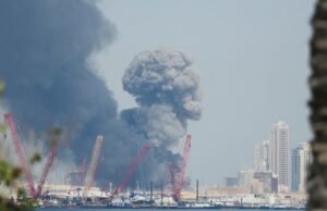 O vídeo mostra o momento em que mísseis iranianos atingiram a base dos EUA no Bahrein