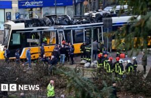 Bonde descarrila em Milão, matando duas pessoas e ferindo dezenas