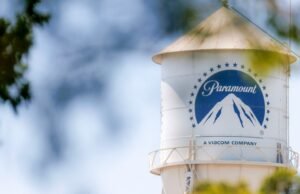 Warner Bros. Discovery assina acordo de fusão com Paramount Skydance