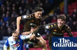 Casco e maré alta: Blackburn saiu lutando contra o declínio na campanha caótica dos Blackburn Rovers