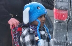 Filho e pai de 5 anos voltam para Minnesota após serem libertados da custódia da imigração