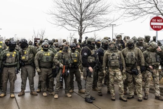 O DHS não tem planos imediatos para operações de fiscalização de imigração específicas da cidade, dizem as autoridades.