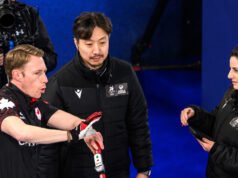 As equipes de curling do Canadá e da Suécia se xingam após acusações de trapaça