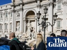 ‘É história, deveria ser gratuito’: taxa de € 2 de Roma para a Fonte de Trevi divide opiniões Itália