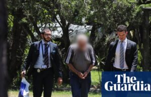 A tecnologia de DNA usada para capturar o assassino do Golden State leva à prisão em NSW por supostas agressões sexuais históricas, Nova Gales do Sul