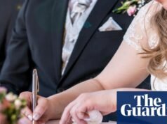 A seguradora não pagará depois que formos forçados a cancelar o casamento devido a uma emergência médica. Riqueza