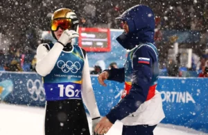 Salto de esqui – Os saltadores reclamam depois que a final da super equipe termina mais cedo devido à neve