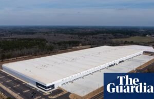 Documentos mostram que o ICE gastará US$ 38 bilhões para converter armazéns em centros de detenção. ICE (Imigração e Fiscalização Aduaneira dos EUA)