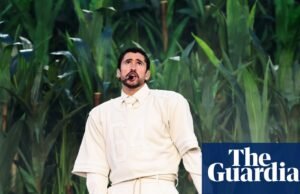 Bad Bunny consegue o primeiro single de sucesso no Top 10 do Reino Unido graças ao Super Bowl Boost Bad Bunny