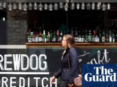 A BrewDog pode ser desmembrada à medida que o negócio de cerveja artesanal for colocado à venda. cão cervejeiro