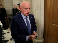 Os legisladores dos EUA souberam através da imprensa que Trump queria indiciá-los.