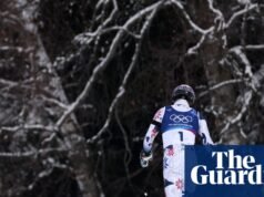 Desgosto no slalom faz McGrath correr para a floresta durante a despedida dos Jogos Olímpicos de Inverno de 2026