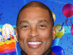 Don Lemon comemora 60 anos em Los Angeles em meio a crescentes protestos na igreja