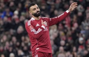 O técnico do Liverpool, Arne Slott, elogiou a atuação completa de Mohamed Salah na vitória da FA Cup