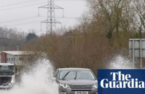 Espera-se que o tempo chuvoso na Grã-Bretanha continue em meio a avisos e alertas de enchentes. clima no Reino Unido