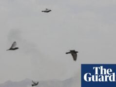 Fumaça subindo em Teerã após ataque conjunto dos EUA e Israel ao Irã – Vídeo | Irã