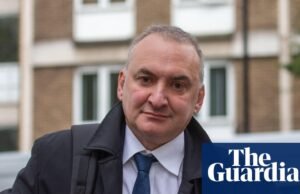 Starmer dispensa secretário de gabinete da equipe principal após escândalo de Mandelson no serviço público