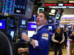 Wall Street cai mensalmente devido a uma combinação de IA, tarifas e incerteza geopolítica