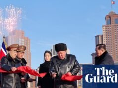 Kim Jong-un inaugura moradia para famílias de norte-coreanos mortos na guerra na Ucrânia Coreia do Norte