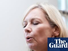 ‘Corrida do ouro da menopausa’? Especialistas alertam para marcas que capitalizam as características das mulheres. menopausa