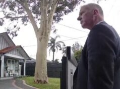 Corretor de imóveis de Bayside flagrado pela câmera abusando de jovem mãe por causa de soprador de folhas