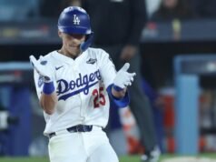 Tommy Edman diz que reabilitação está ‘dentro do cronograma’ após cirurgia no tornozelo