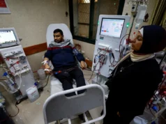 Fronteira de Gaza reaberta, palestinos retidos aguardavam ansiosamente