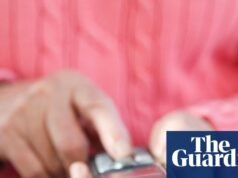 Diga-nos: como o fechamento de telefones fixos no Reino Unido afetará você ou sua família? | Telecomunicações