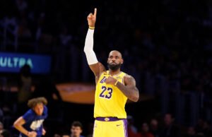LeBron James se torna o jogador mais velho a conseguir um triplo-duplo na história da NBA